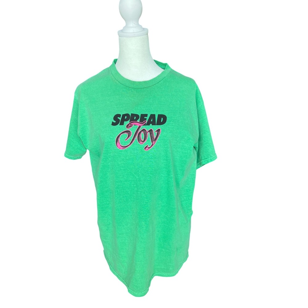 Global Hiatus Spread Joy Graphic T-Shirt Green Short Sleeve Womens Small